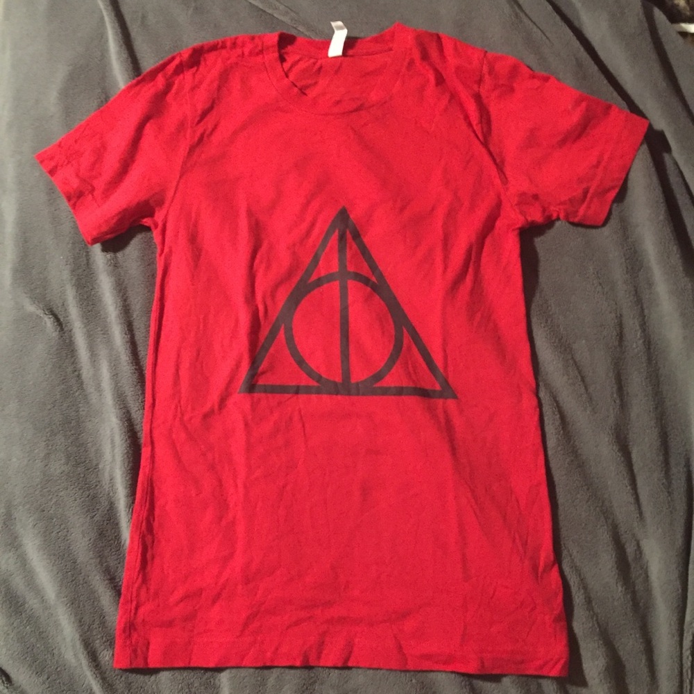 Red bubble Harry Potter deathly hallows T-shirt 💯